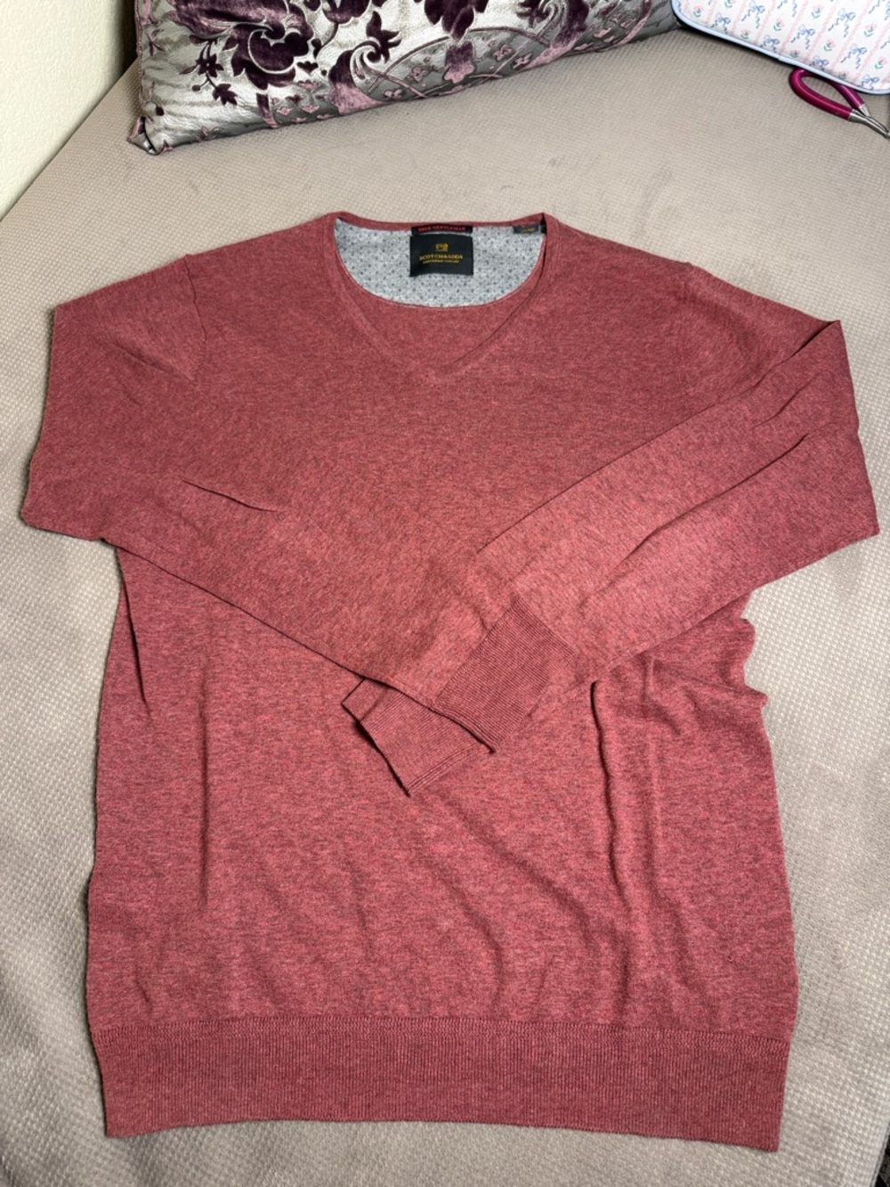 Scotch & Soda Men’s Heathered Rose Crewneck Sweater